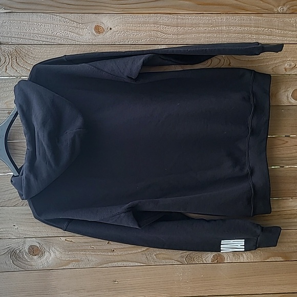 NwT Aaliyah graphic pullover sweatshirt - Picture 3 of 4